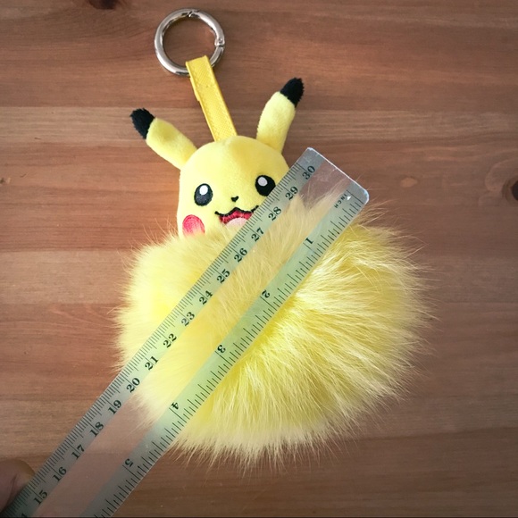 Pokemon pikachu pompom keyring - Picture 8 of 11